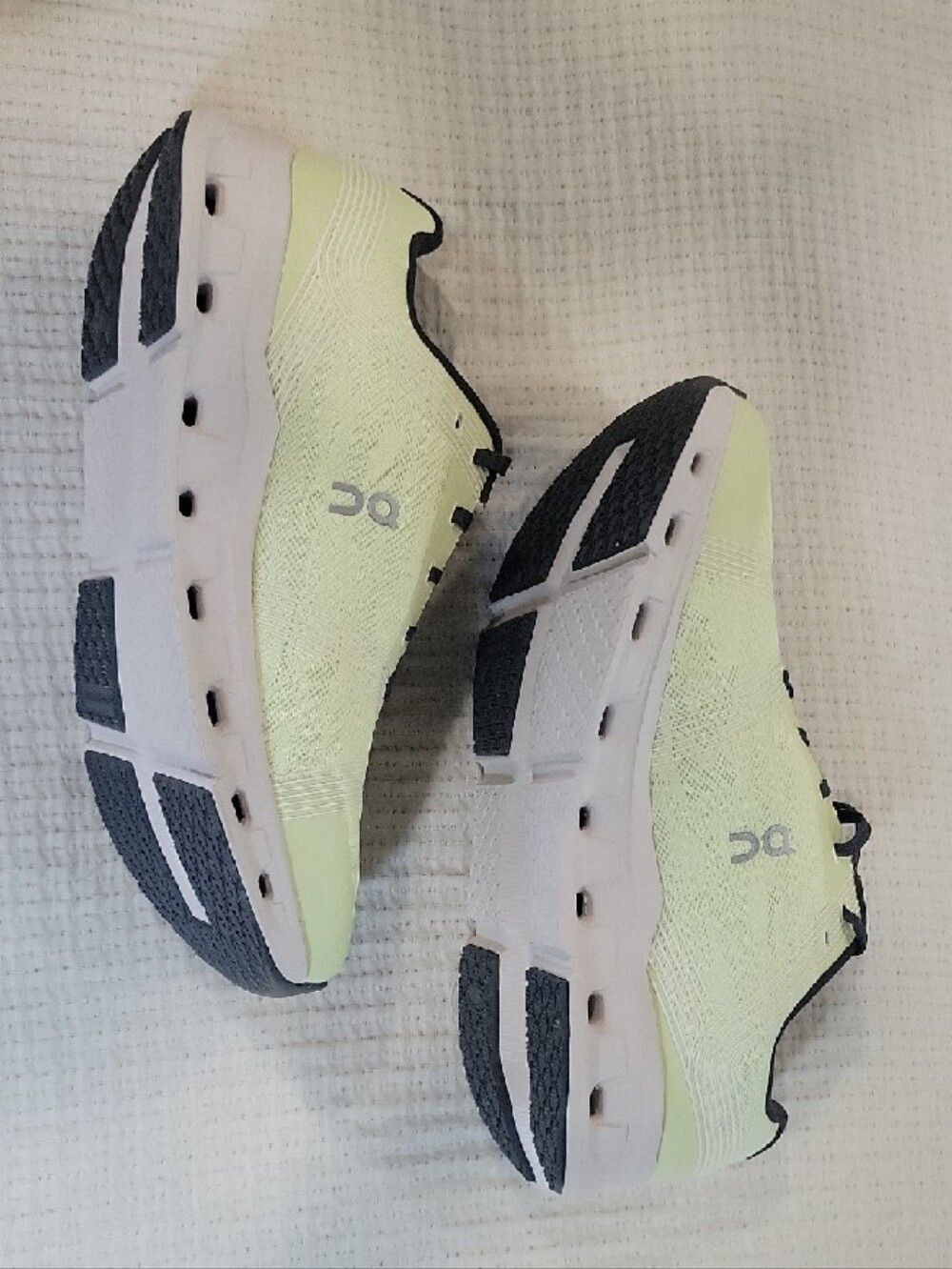 On Cloudswift Men's Athletic Shoes - Hay Sand - Picture 4 of 6